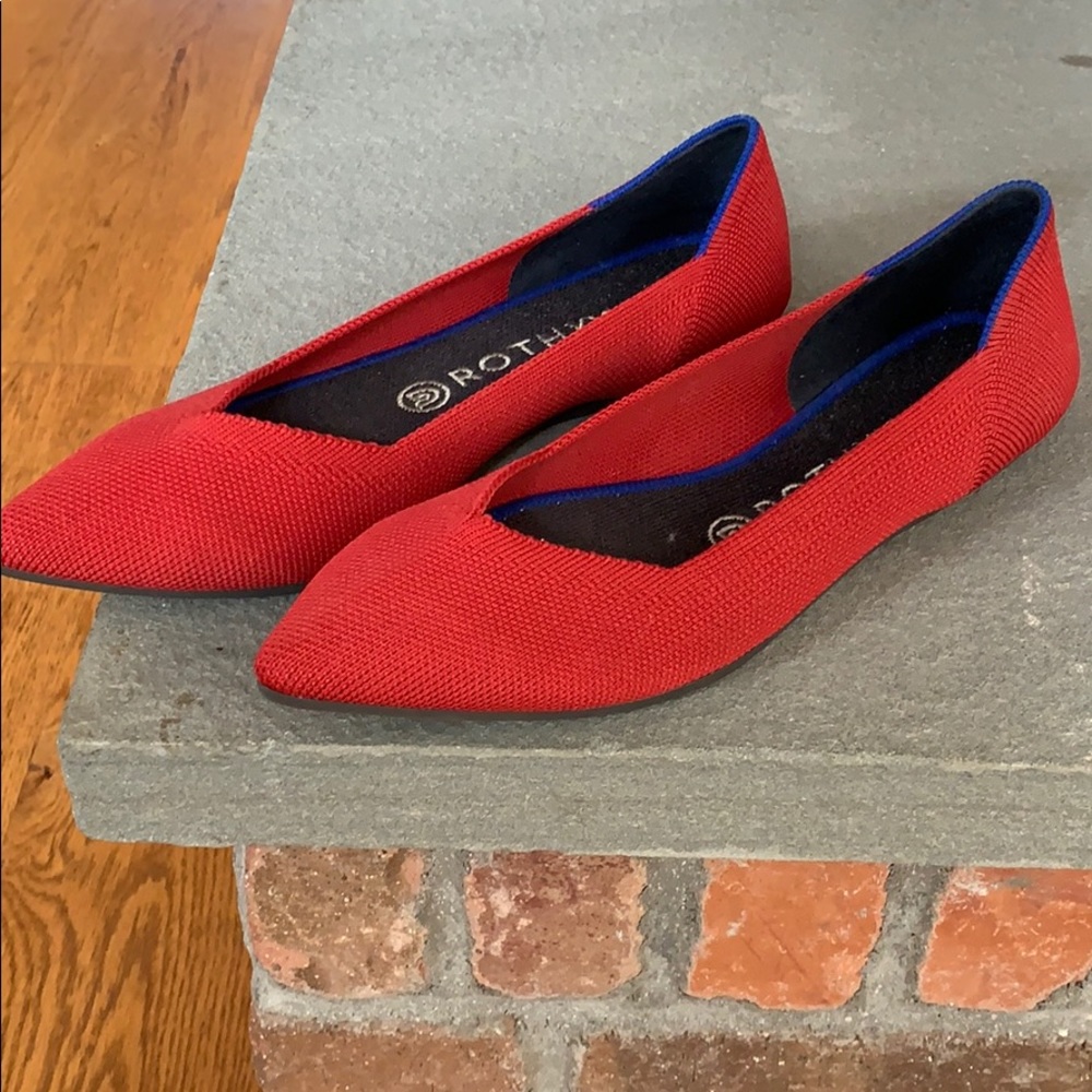 Flat shoes